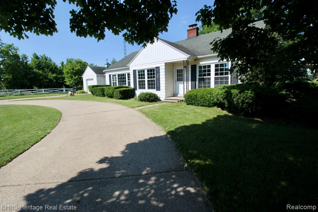 4201 N Burkhart Road, Howell, MI 48855 — Photo 33