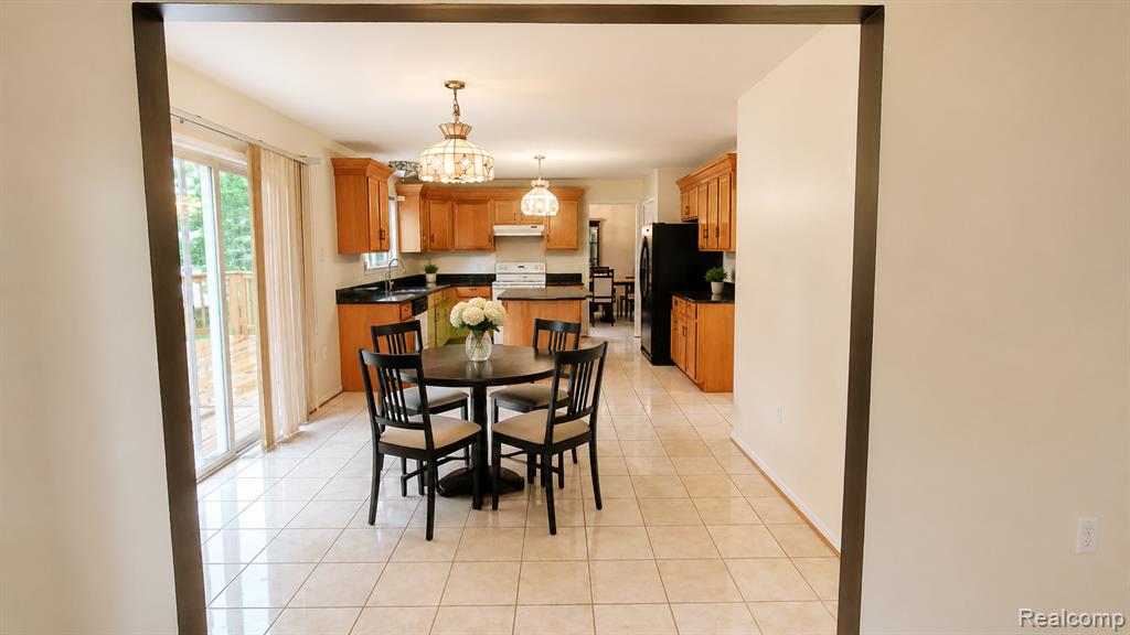 7622 Park Meadow Lane, West Bloomfield, MI 48324 — Photo 4