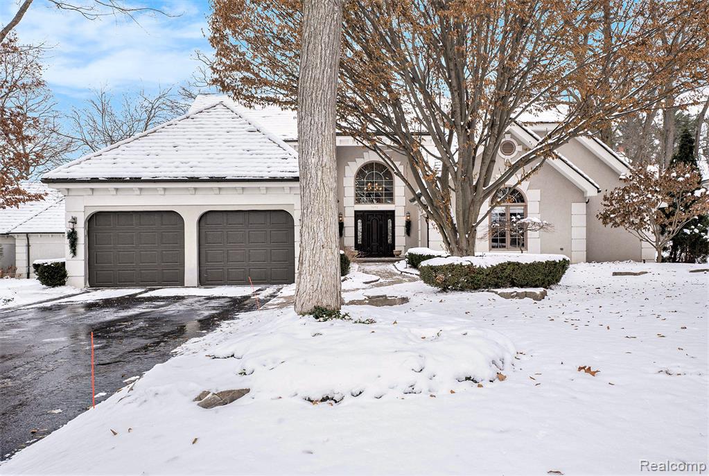 5472 Bristol Parke Drive, Clarkston, MI 48348 — front exterior