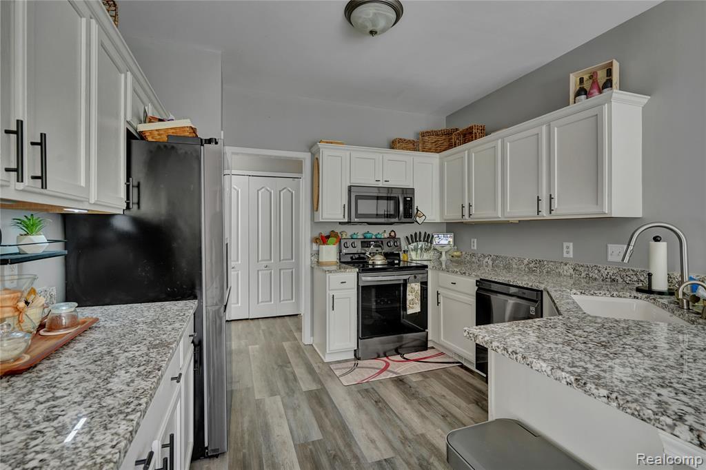 5820 Baypointe Boulevard, Clarkston, MI — Photo 11