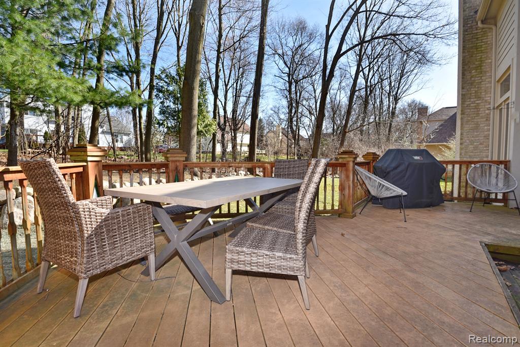 8284 BROOKSTONE Lane, Clarkston, MI 48348 — Photo 38