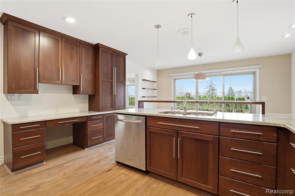 2084 Wabeek Hill Court, Bloomfield Hills, MI 48302 — Photo 18