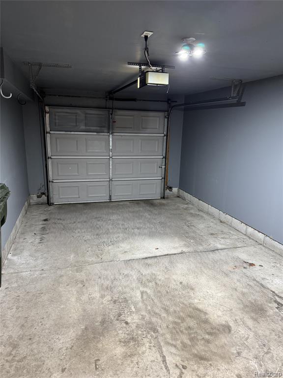 4165 Berkshire Drive, Sterling Heights, MI 48314 — Photo 34