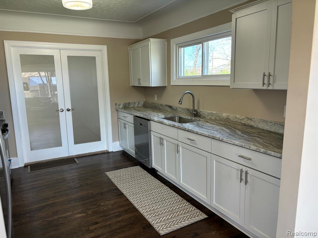 20817 MENDOTA Avenue, Ferndale, MI 48220 — Photo 11