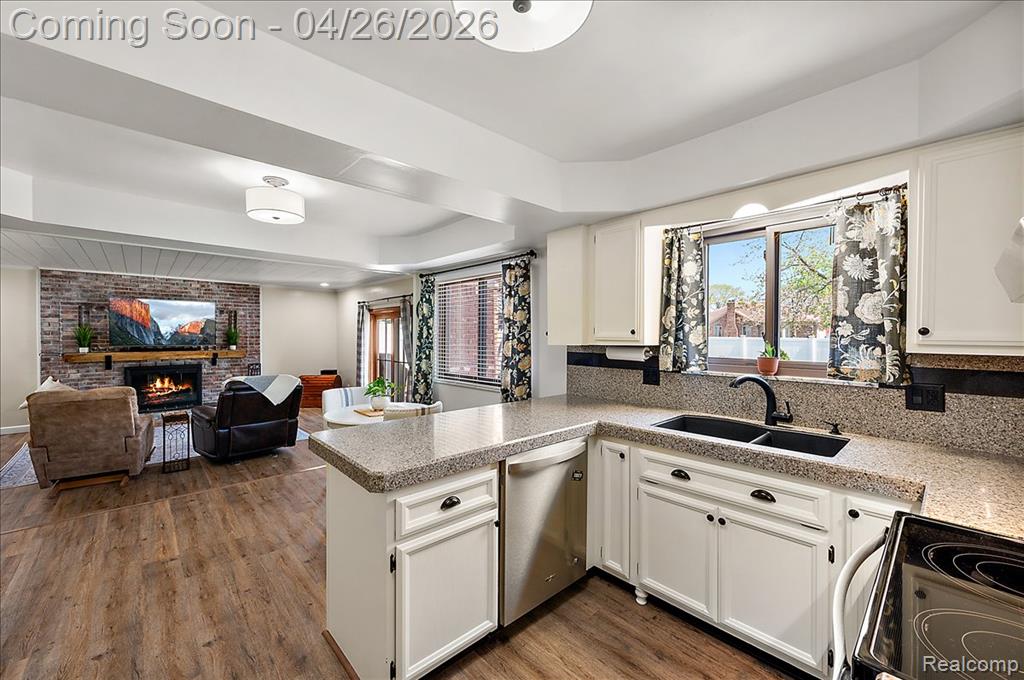 32080 Sherwood, Fraser, MI 48026 — Photo 10