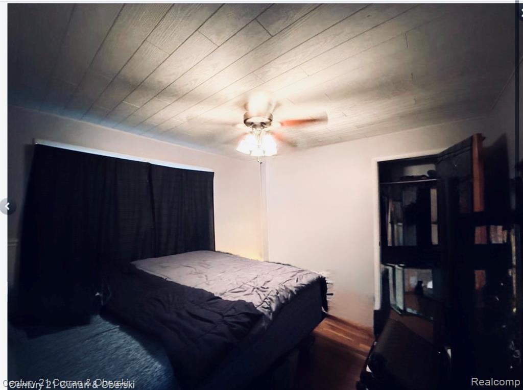 26532 Powers Avenue, Dearborn Heights, MI 48125 — Photo 12