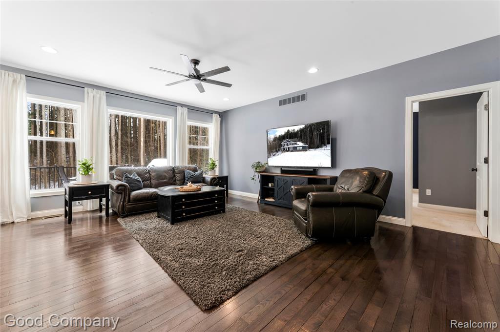 8687 Sunrise Mist Drive, Pinckney, MI 48169 — Photo 14