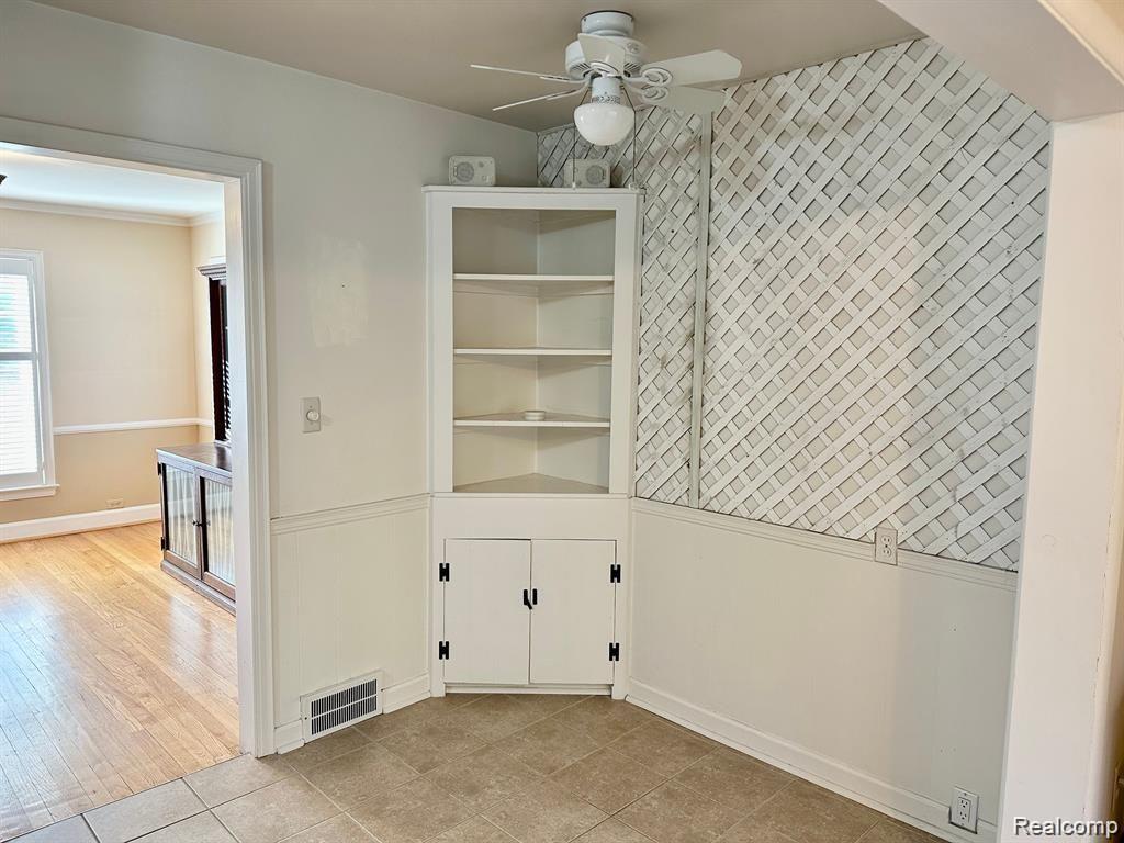 4302 SHERIDAN Drive, Royal Oak, MI 48073 — Photo 16