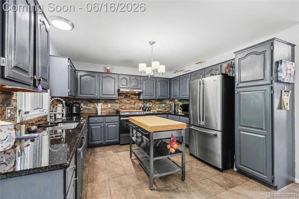 49033 Deerfield Park, Macomb, MI 48044 — Photo 14