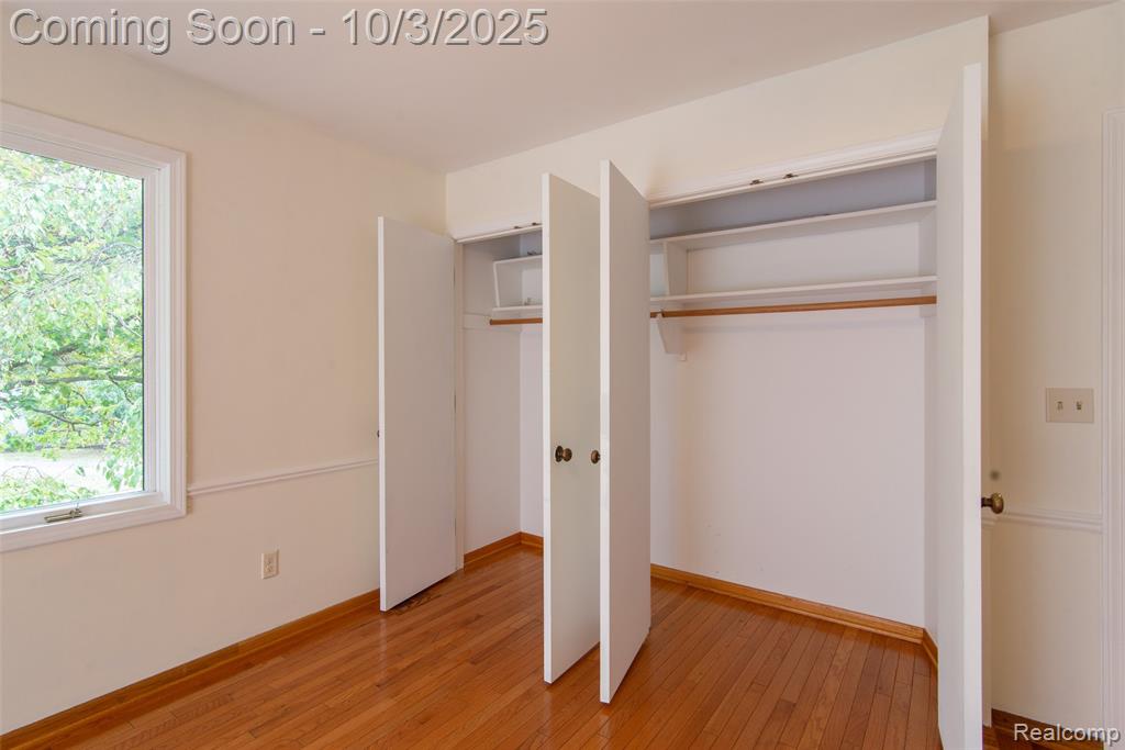 5130 Lake Bluff Rd, West Bloomfield, MI 48323 — Photo 26