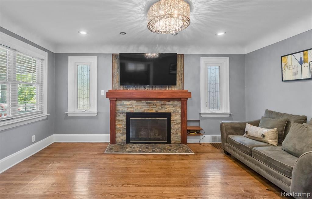 615 E 5TH Street, Royal Oak, MI 48067 — Photo 3