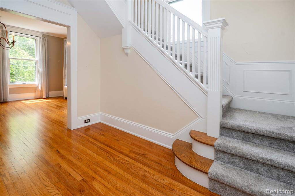 549 W Dunlap Street - Photo 5