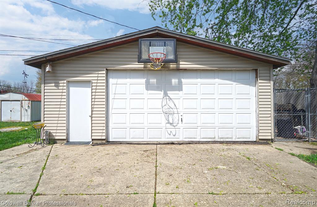 419 JUNIPER Drive, Davison, MI 48423 — Photo 2