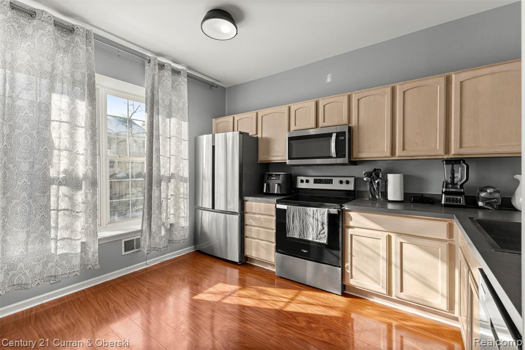25445 Saint James, Southfield, MI 48075 — Photo 8