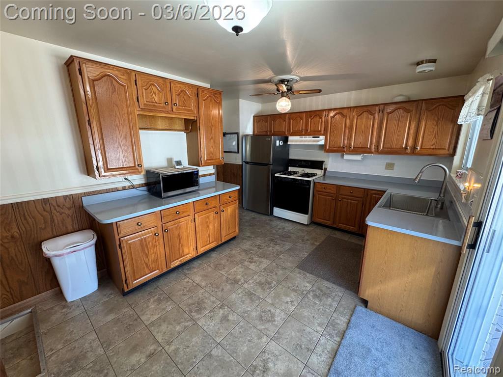 9828 Barkley Street, Belleville, MI 48111 — Photo 13