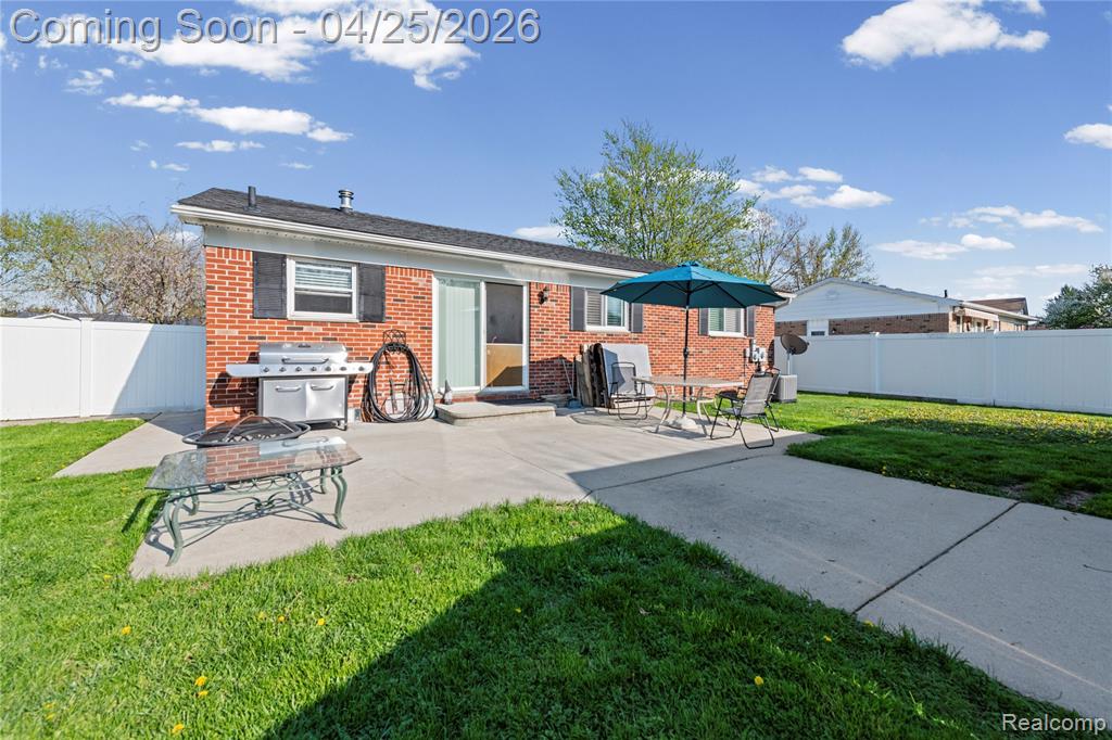 18516 Aldrin Avenue, Brownstown, MI 48193 — Photo 21