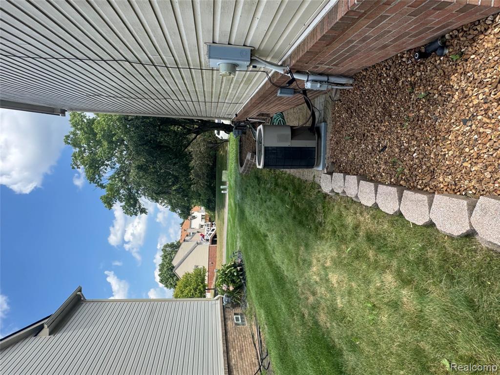 5245 Riverwalk Trail, Commerce Twp, MI 48382 — Photo 10