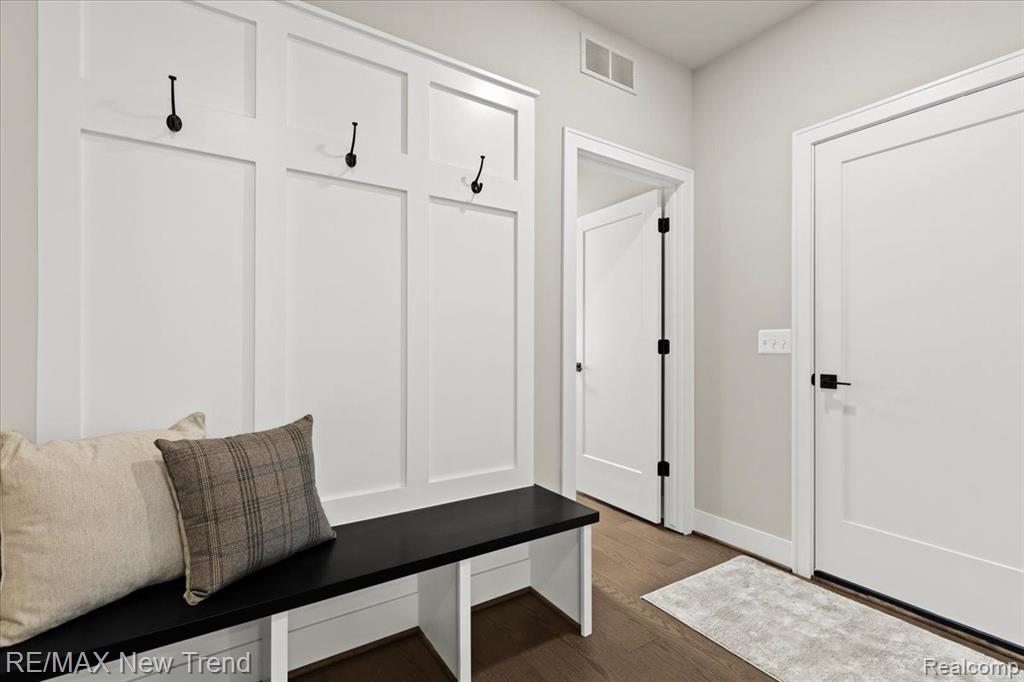 311 CAROLINE Street, Milford, MI 48381 — Photo 35