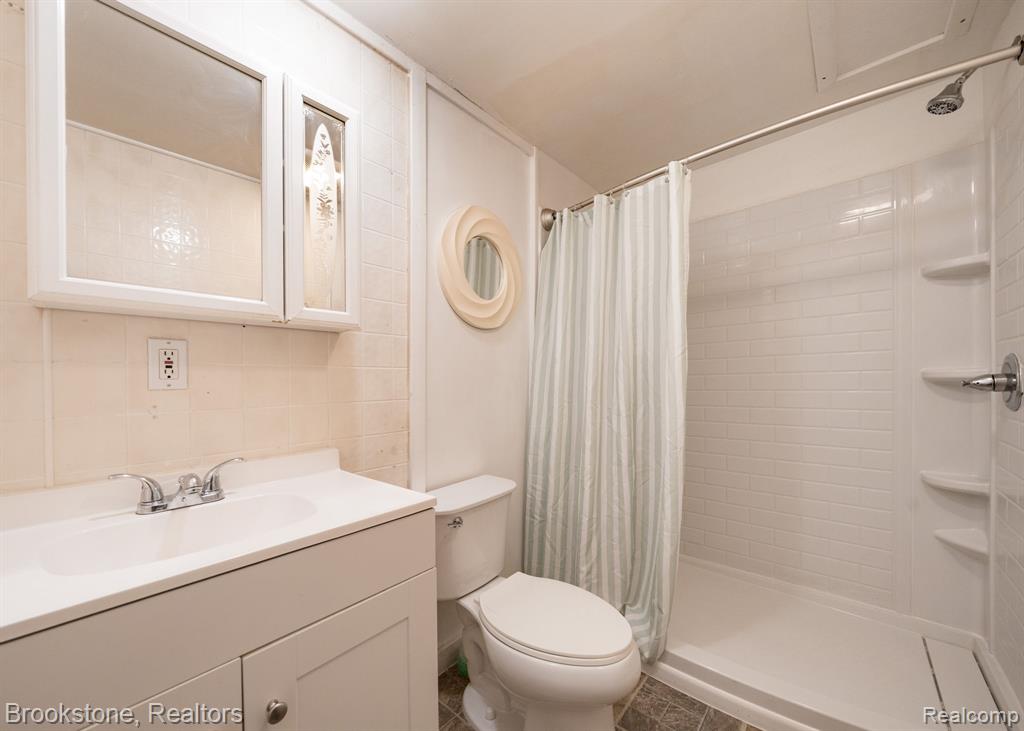 101 Tebeau Court, Auburn Hills, MI 48326 — Photo 11