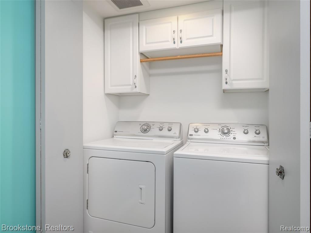 6042 Ravenswood Drive, Utica, MI 48316 — Photo 19