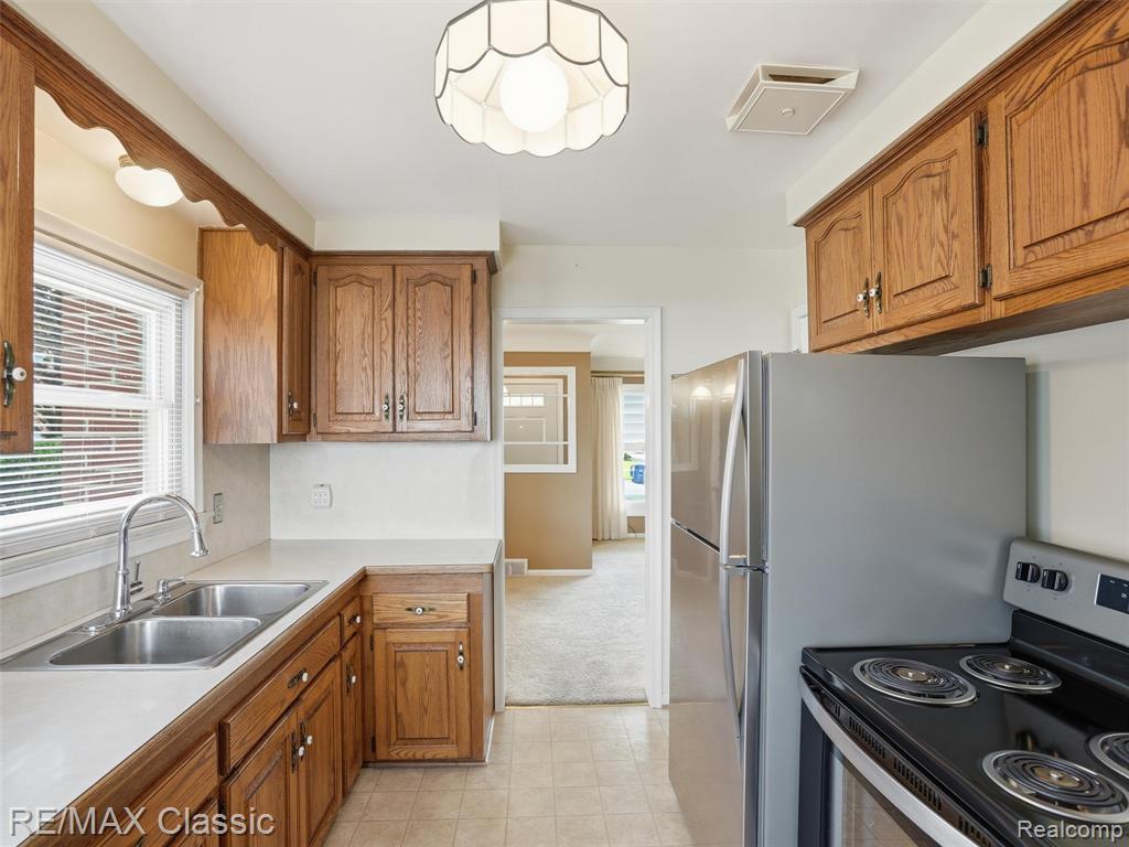 9116 Tecumseh Avenue, Redford, MI 48239 — Photo 14