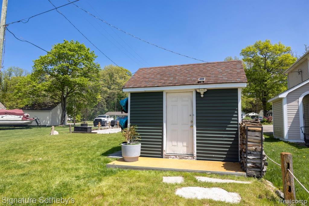 1716 S HUGHES Road, Brighton, MI 48114 — Photo 16