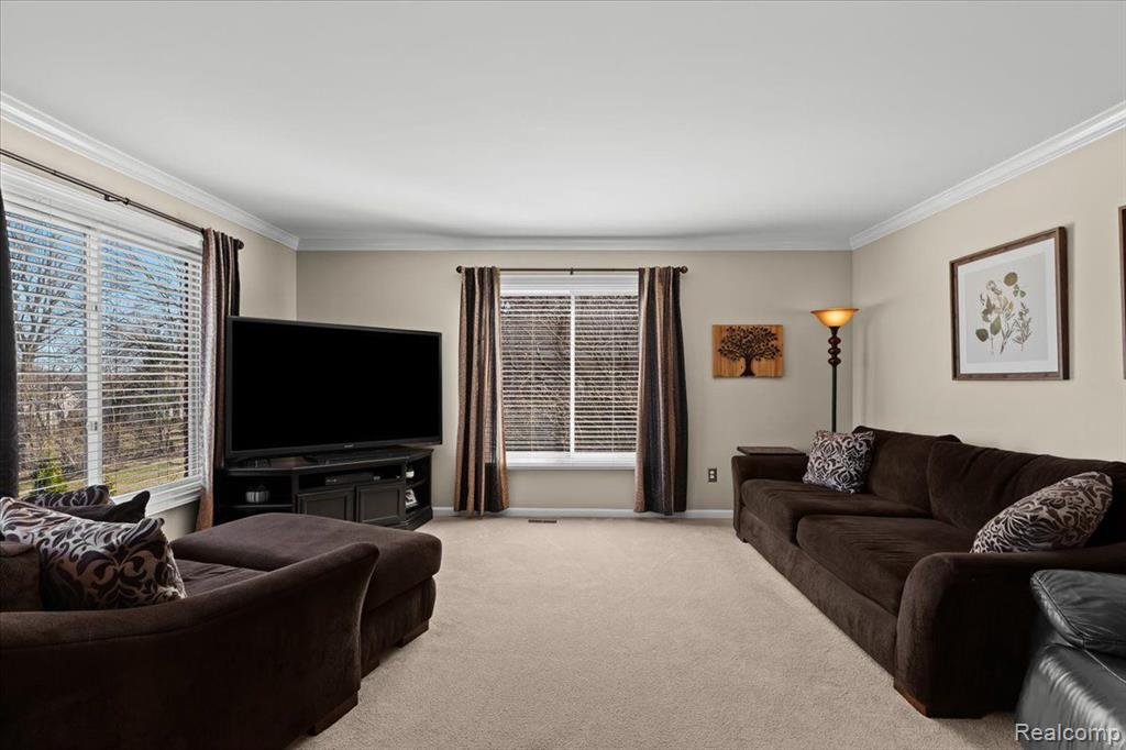 57322 HIDDEN TIMBERS Drive, South Lyon, MI 48178 — Photo 17