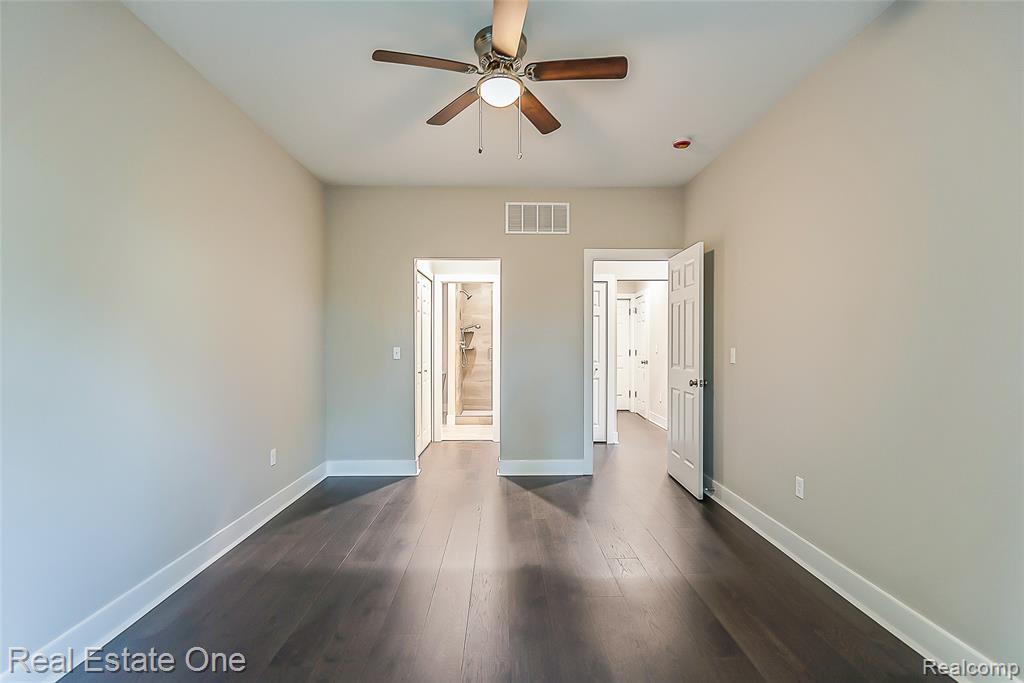 529 Indian Oaks Drive, Howell, MI 48843 — Photo 26