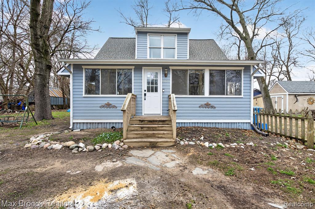 9024 MANDON Road, White Lake, MI