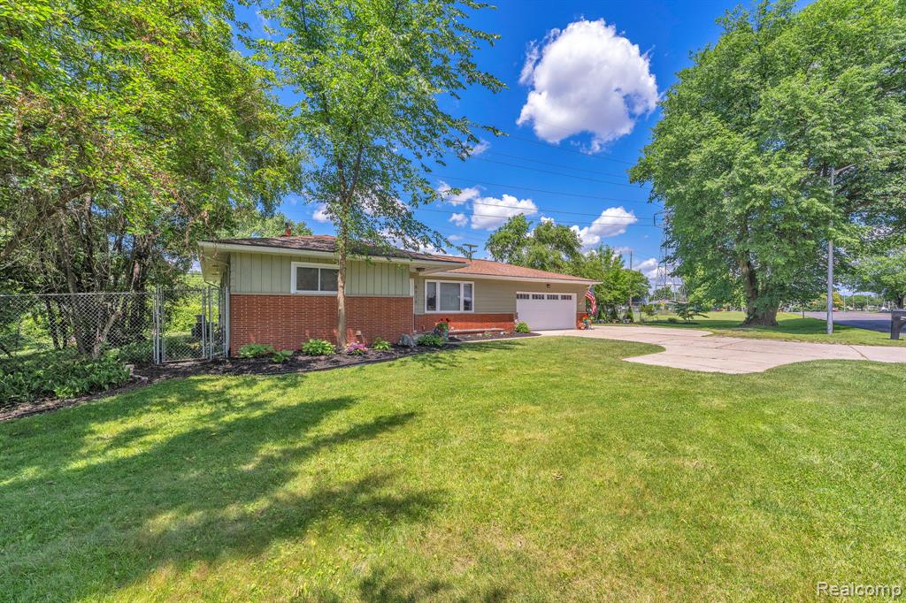 8016 Pardee Road, Taylor, MI 48180 — Photo 2