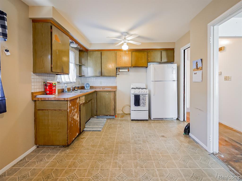 6558 Berwyn Street, Dearborn Heights, MI 48127 — Photo 5