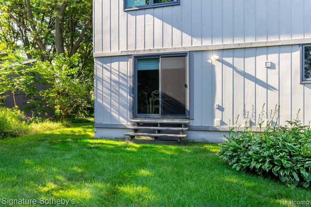 4086 Cherry Garden Drive, Commerce Twp, MI 48382 — Photo 37