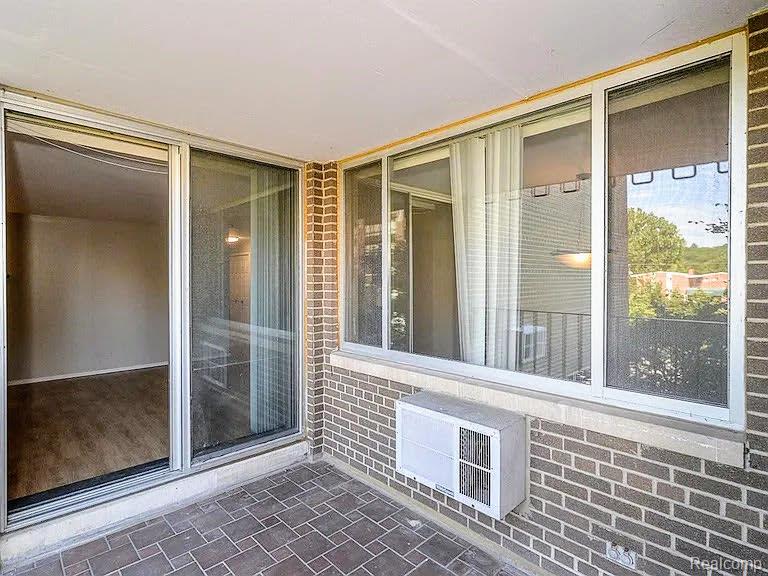 1050 Wall Street, 2E, Ann Arbor, MI 48105 — Photo 10
