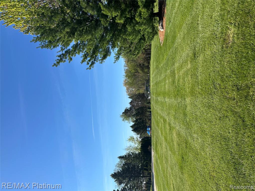 4299 Lake Farms Court, Linden, MI 48451 — Photo 2
