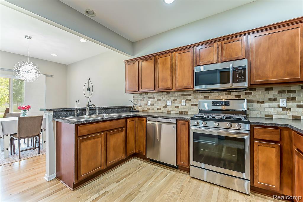 1010 Paddock Drive, South Lyon, MI 48178 — Photo 6