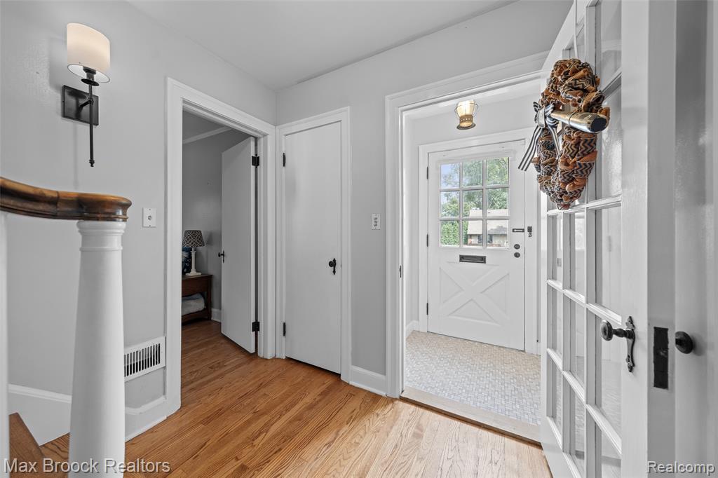 611 N Melborn Street, Dearborn, MI 48128 — Photo 8