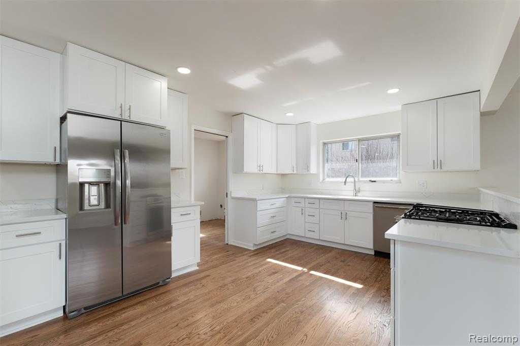 43303 Aspen Drive, Sterling Heights, MI 48313 — Photo 8
