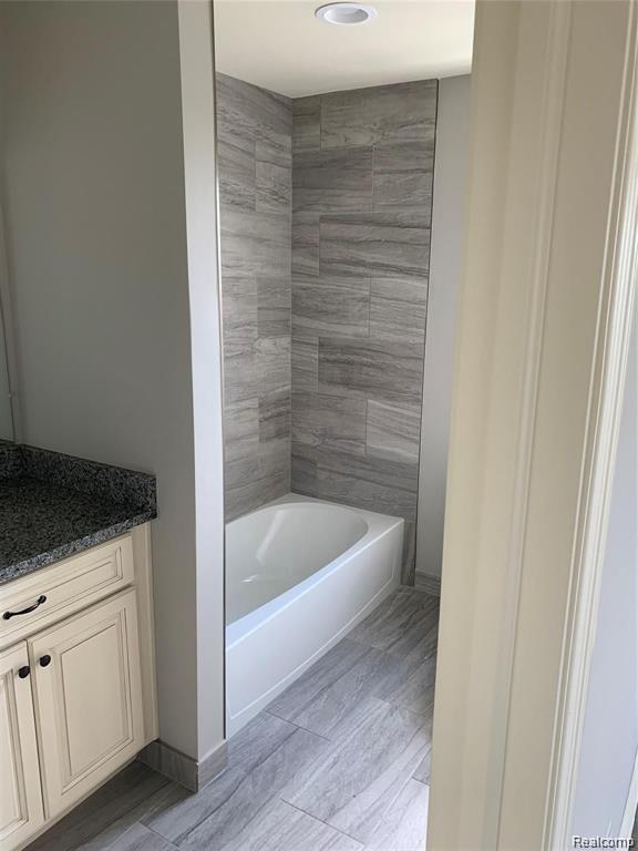 53502 CHAMPLAIN Street, Macomb, MI 48042 — Photo 9