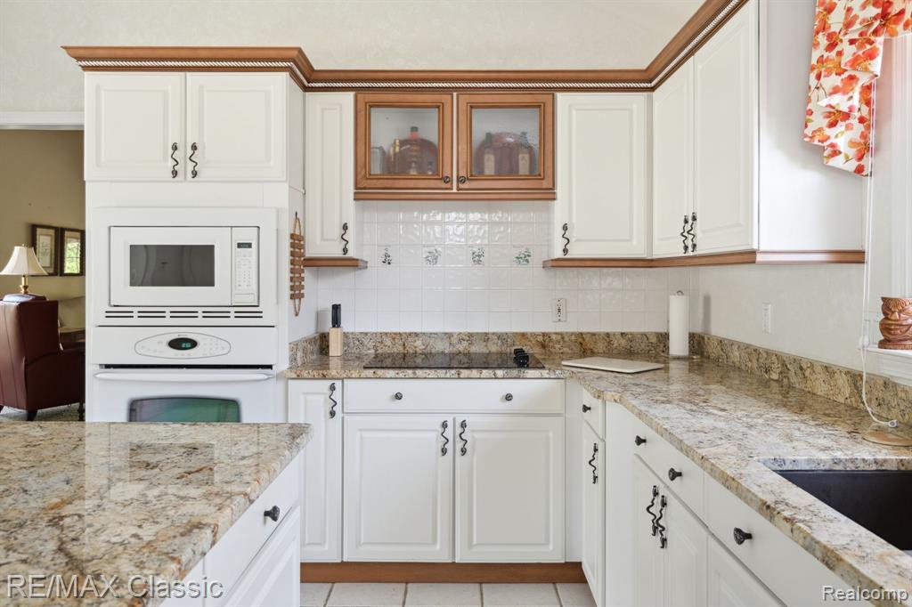 39508 VILLAGE RUN Drive, Northville, MI 48168 — Photo 15