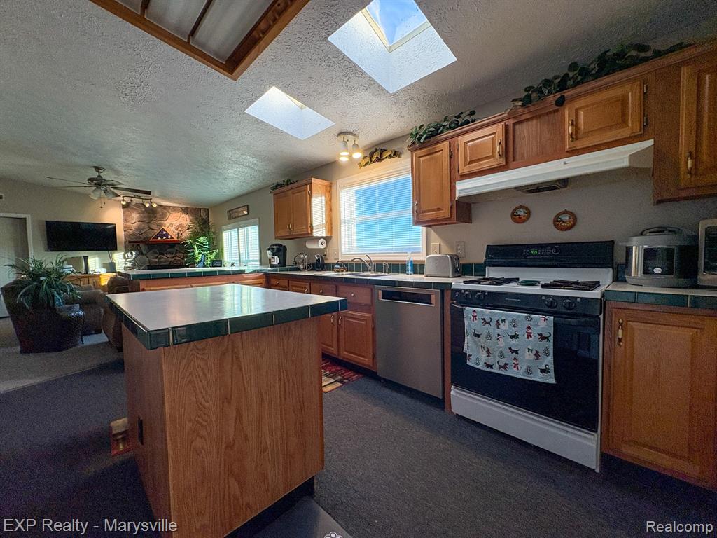 6433 Norman Road, MI 48032 — Photo 17