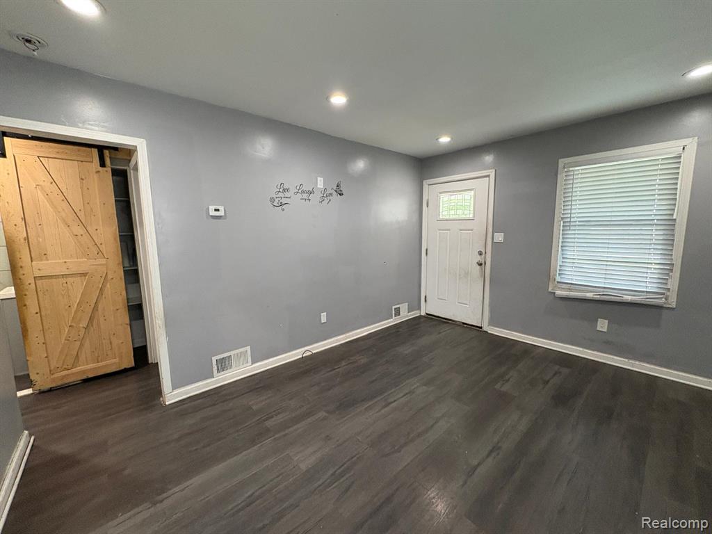 9965 ASBURY Park, Detroit, MI 48227 — Photo 4