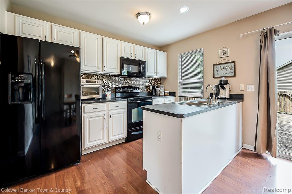 650 Christopher Street, Fowlerville, MI 48836 — Photo 11