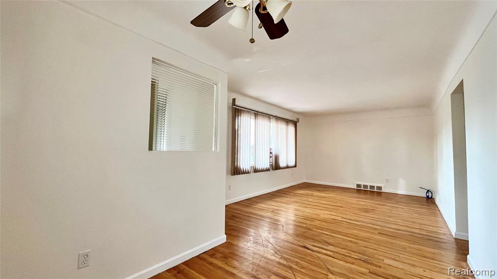 8252 Dale Street, Dearborn Heights, MI 48127 — Photo 5