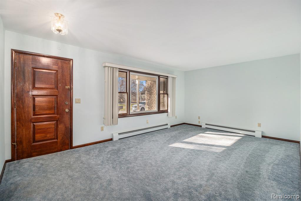 12439 Hill Road, Goodrich Vlg, MI — Photo 2