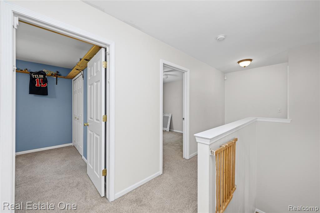 7570 Greenway Lane, West Bloomfield, MI 48324 — Photo 38