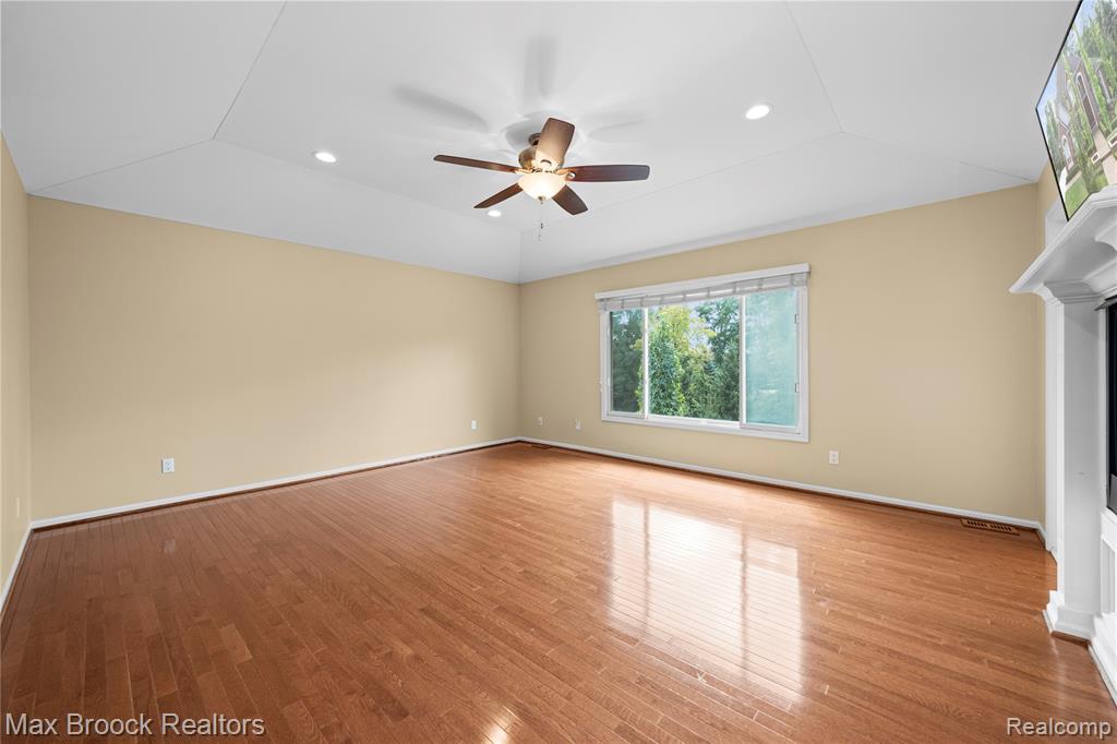 5149 Parkgate Drive, Commerce Twp, MI 48382 — Photo 35