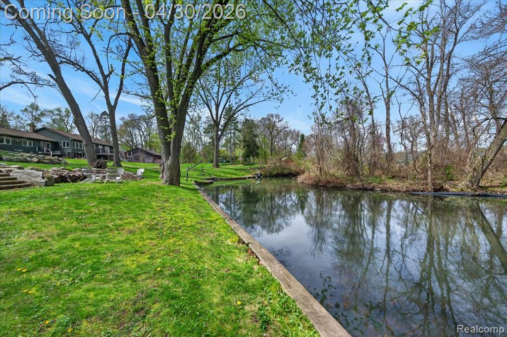 3945 N Vanstone Drive, Commerce Twp, MI 48382 — Photo 49