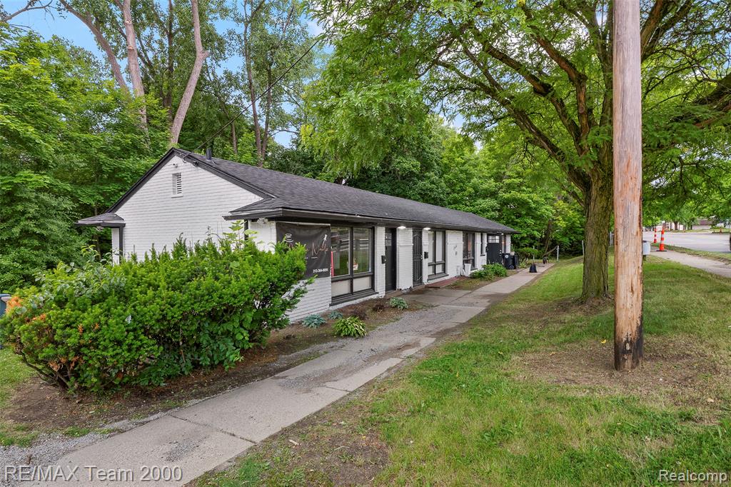 24821 5 Mile Road, Redford, MI 48239 — Photo 9