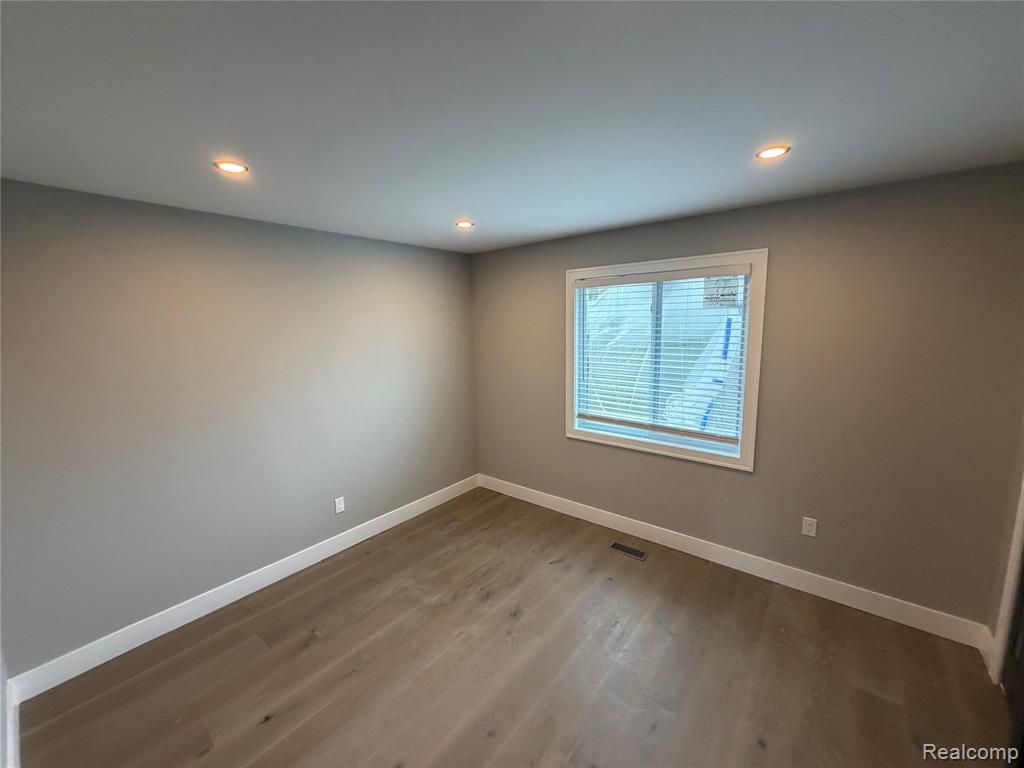 5140 Woodrun Court, West Bloomfield, MI 48323 — Photo 22
