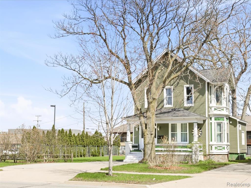 1618 MILITARY Street, Port Huron, MI 48060 — Photo 2